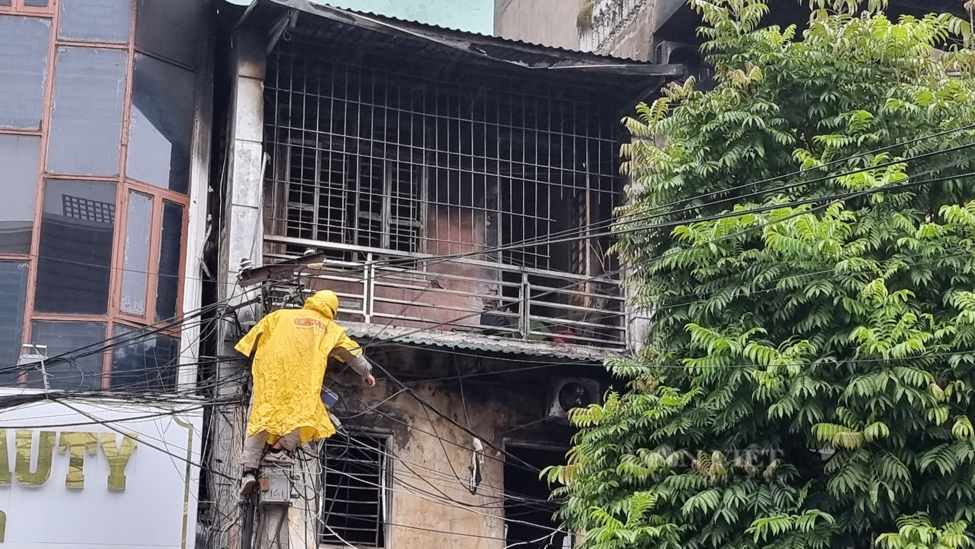 Hiện trường vụ cháy khiến 3 người tử vong ở Thanh Hoá - Ảnh 4.