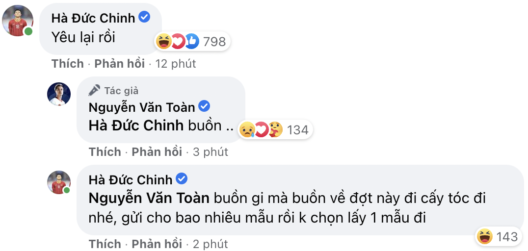 Đức Chinh khuyên Văn Toàn về đi cấy tóc sau khi dừng bước tại bán kết AFF Cup 2020 - Ảnh 1.