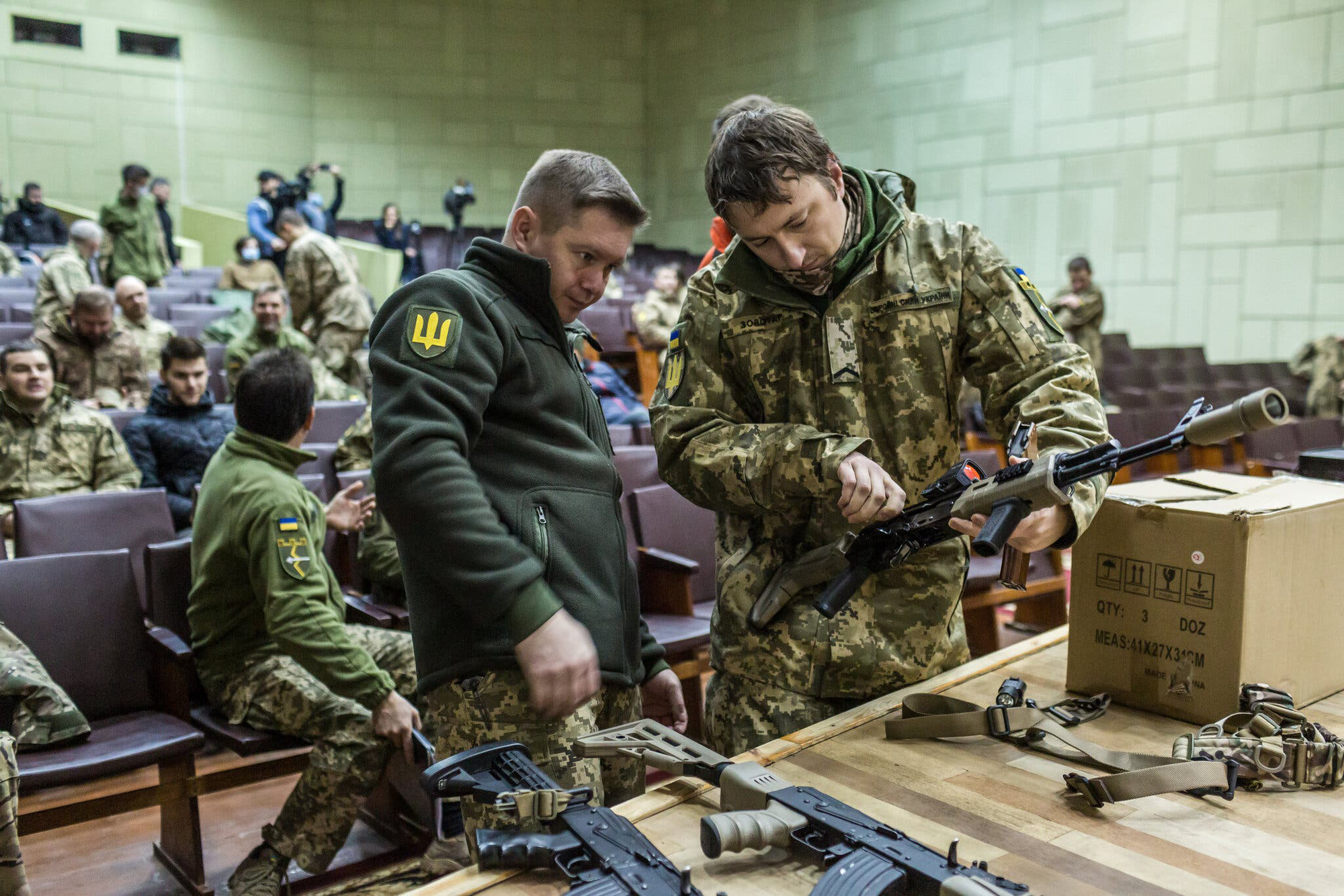 Ukraine ráo riết đào tạo 'đội quân du kích' cho xung đột quân sự với Nga - Ảnh 2.
