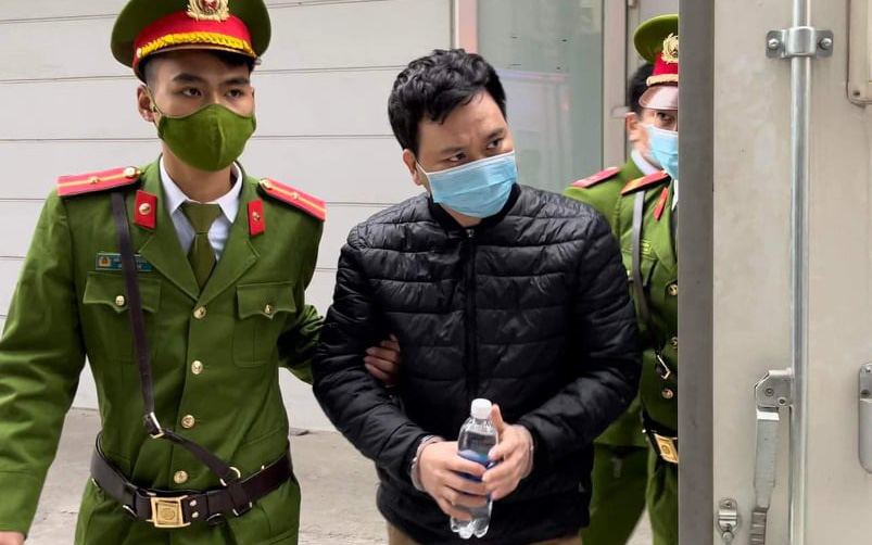 Xét xử ông Nguyễn Đức Chung: Giám đốc Công ty Đông Kinh hé lộ áp lực vụ dàn xếp "quân xanh" để trúng thầu