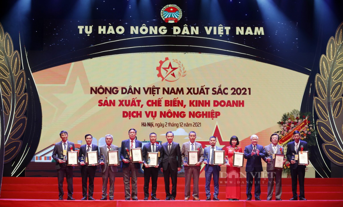 Toàn cảnh đêm Tôn vinh 63 nông dân Việt Nam xuất sắc năm 2021 - Ảnh 10.