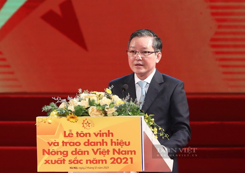 Toàn cảnh đêm Tôn vinh 63 nông dân Việt Nam xuất sắc năm 2021 - Ảnh 5.