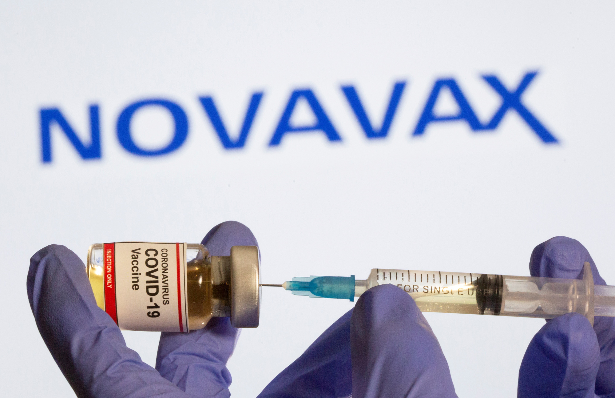 Các chuyên gia cho biết vắc xin dựa trên protein là cần thiết khẩn cấp cho chương trình tiêm chủng toàn cầu chống lại COVID-19. Ảnh: @AFP.