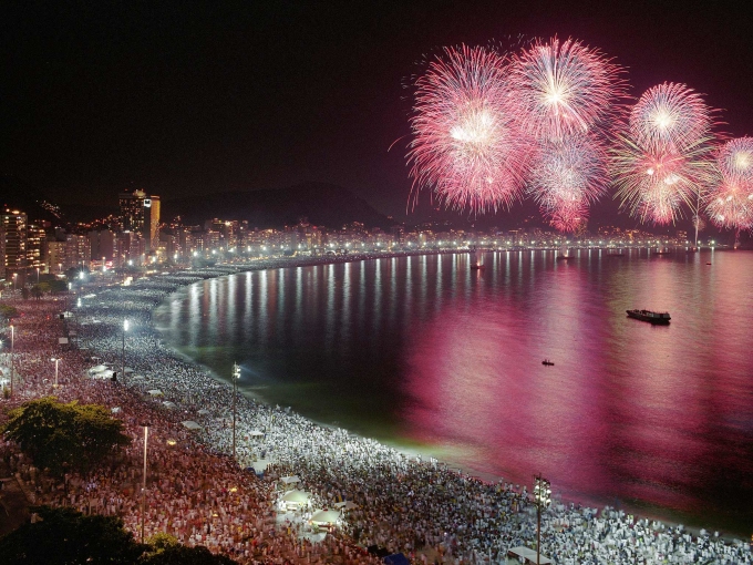 Loạt thành phố nổi tiếng thế giới hủy bỏ sự kiện đón năm mới Tết Dương lịch vì Omicron - Ảnh 6.