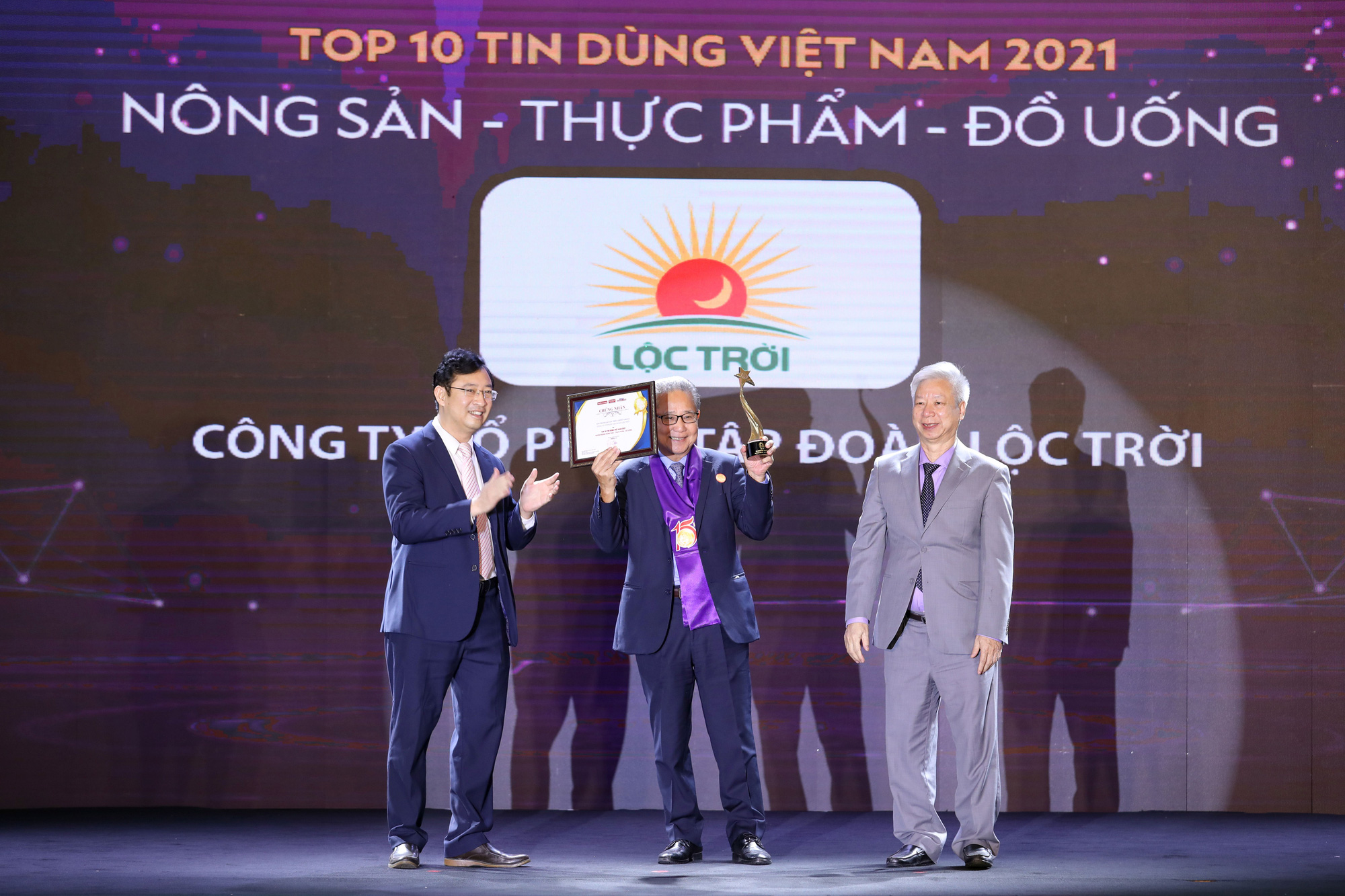 Giống lúa OM5451 được vinh danh &quot;Top 10 Tin Dùng Việt Nam&quot; - Ảnh 1.