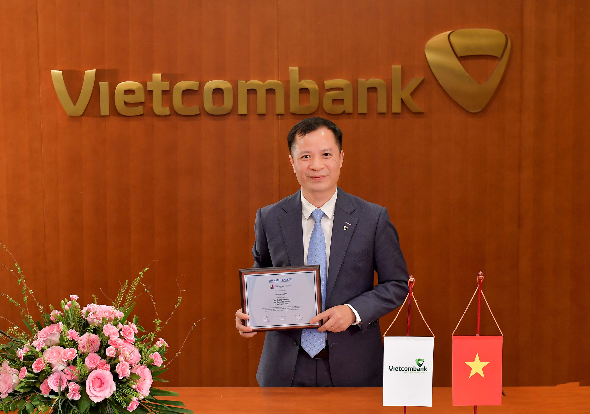 Vietcombank năm 2021 – Vững tin vượt khó - Ảnh 2.