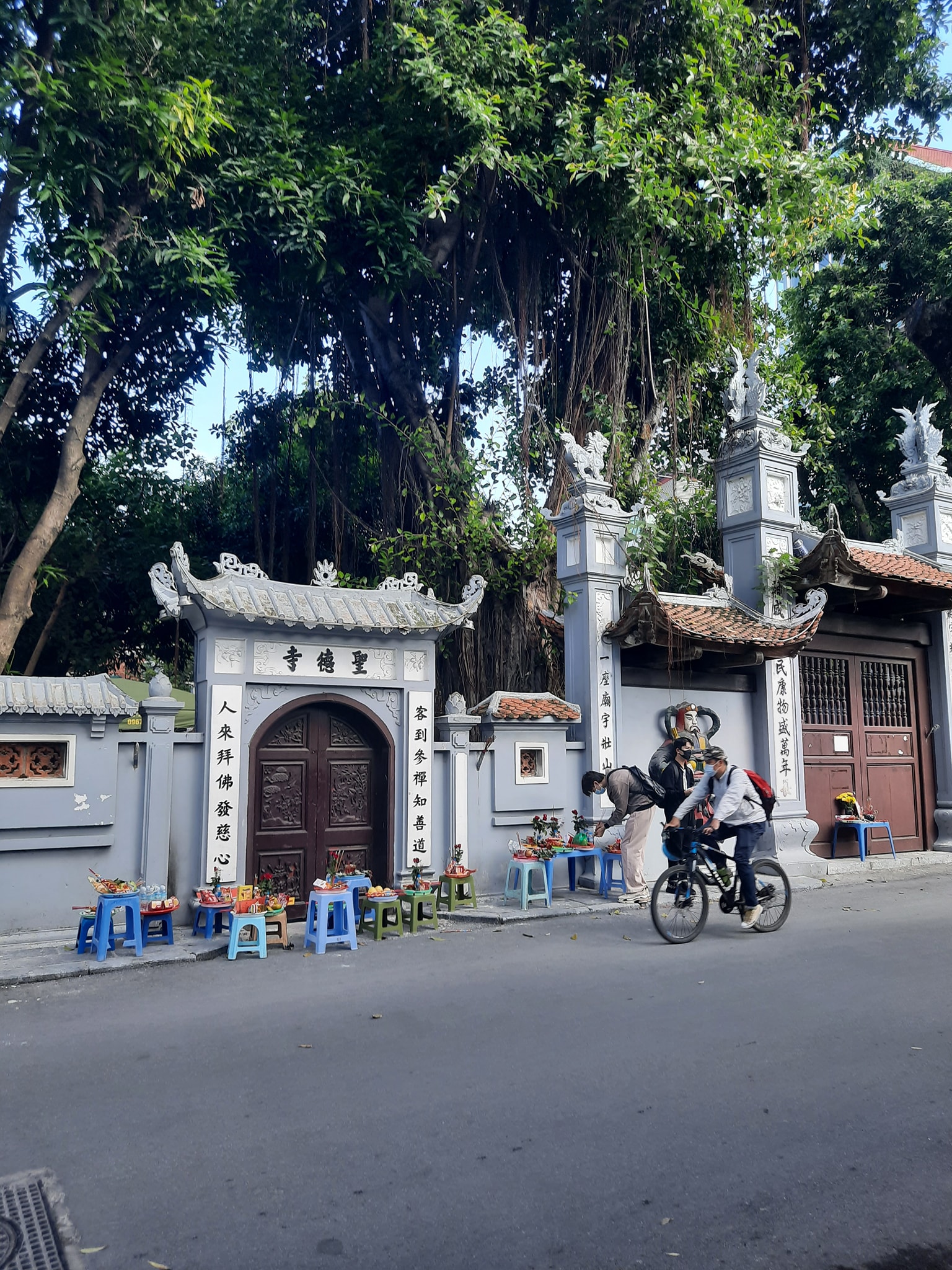 Top những ngôi chùa linh thiêng ở Hà Nội nên đi lễ cầu may trong dịp đầu năm - Ảnh 5.