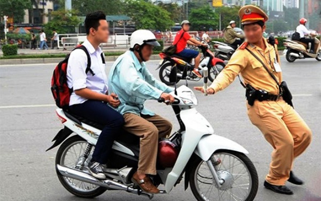 Từ hôm nay (1/1/2022), không đội mũ bảo hiểm, không đeo khẩu trang phòng chống dịch sẽ bị phạt rất nặng