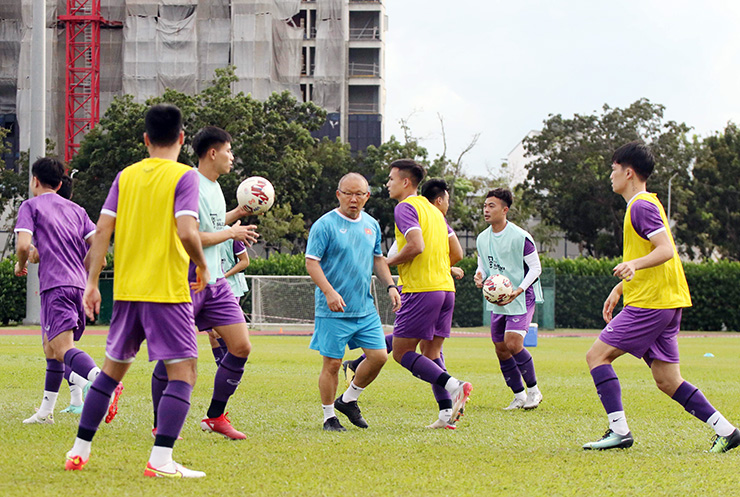 ĐT Việt Nam tổng duyệt ở Singapore, thầy Park chọn đội hình đấu Lào - Ảnh 7.