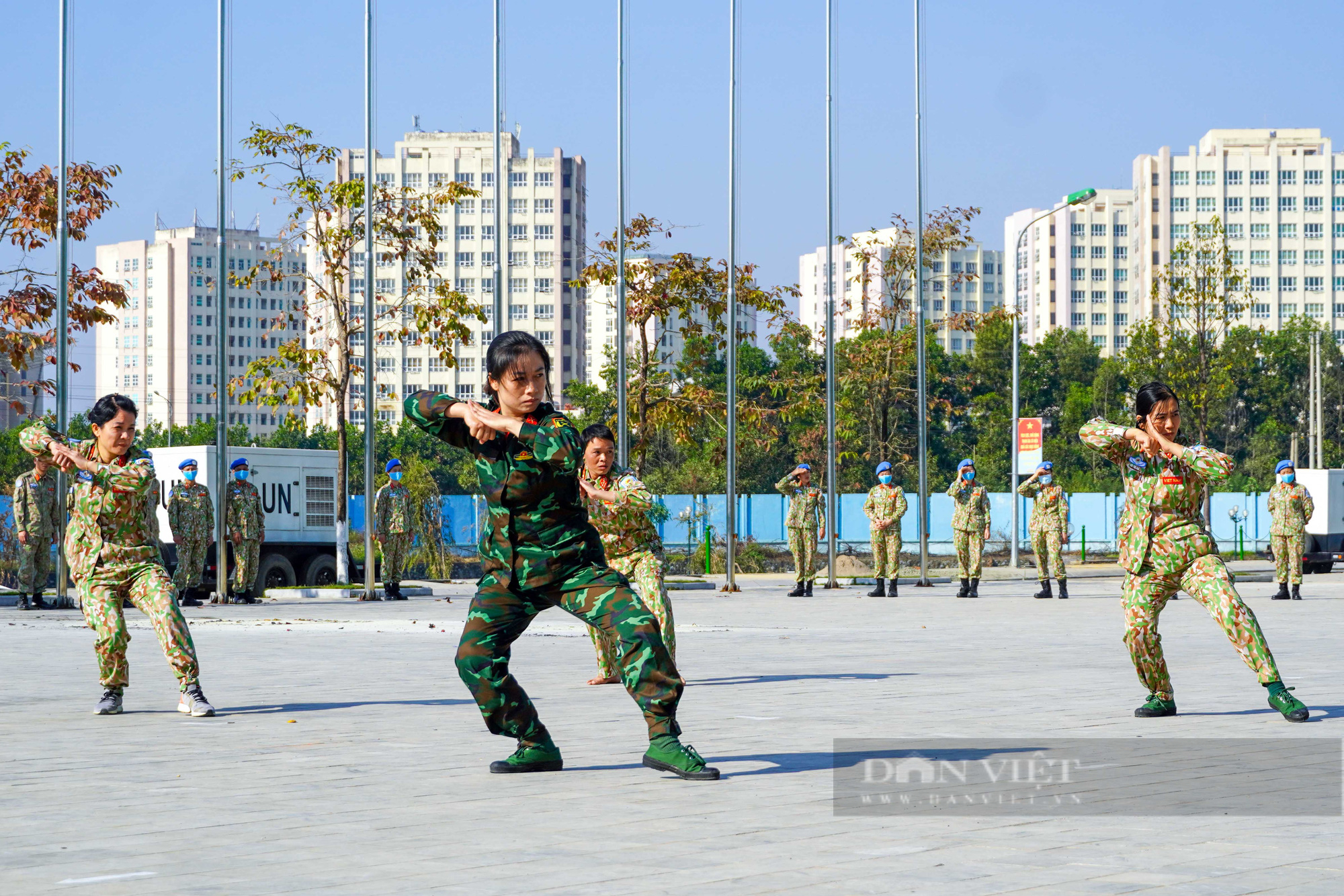 Mãn nhãn màn phô diễn võ thuật thượng thừa của đội công binh &quot;mũ nồi xanh&quot; - Ảnh 10.