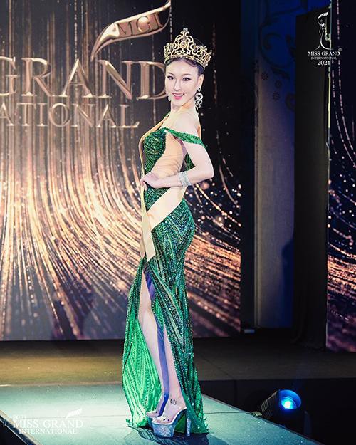 Miss Grand Hong Kong mất sạch tiền sau đêm chung kết, phải cầu cứu cư dân mạng ở sân bay - Ảnh 2.
