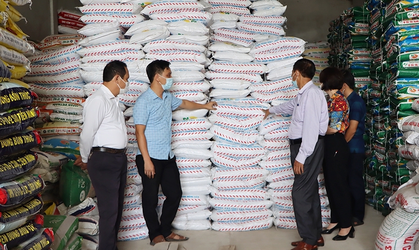 Hà Tĩnh: Hội Nông dân giám sát vật tư nông nghiệp để hội viên yên tâm sản xuất - Ảnh 1.