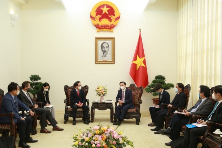Phó Thủ tướng Lê Minh Khái đề nghị Samsung mở rộng đầu tư tại Việt Nam - Ảnh 2.
