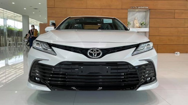 Lộ thông số Toyota Camry 2022 sắp bán ở Việt Nam - Ảnh 1.