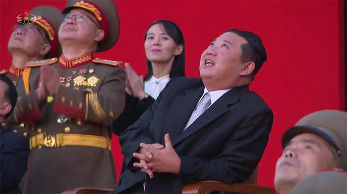 Em gái Kim Jong-un bất ngờ &quot;mất tích&quot; 54 ngày - Ảnh 1.
