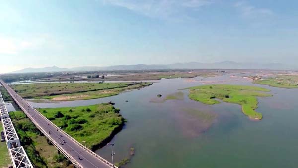 Phú Yên quy hoạch chiều dài 45 km đô thị dọc sông Ba - Ảnh 1.