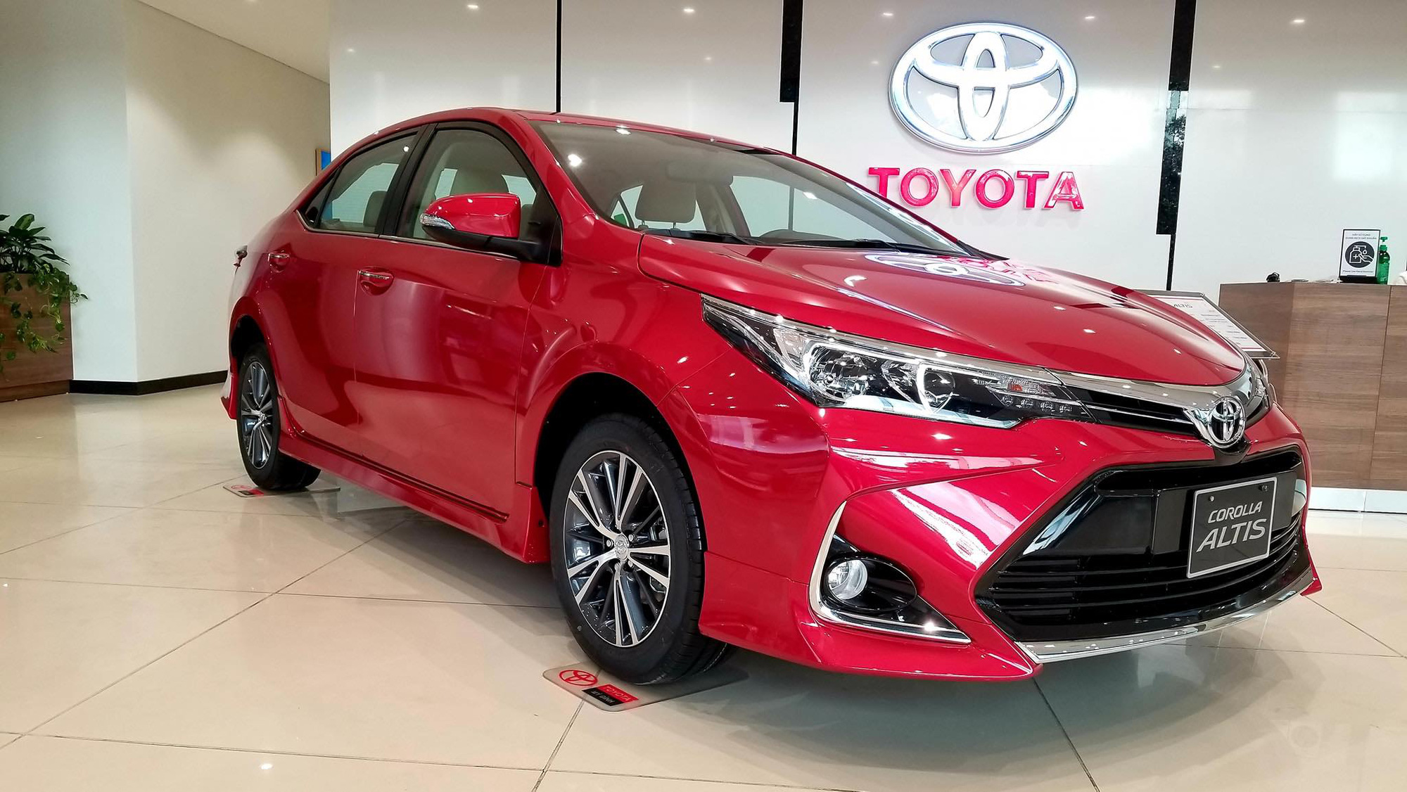 Giá lăn bánh Toyota Corolla Altis tháng 12/2021, ưu đãi kép người Việt không nên bỏ qua - Ảnh 1.