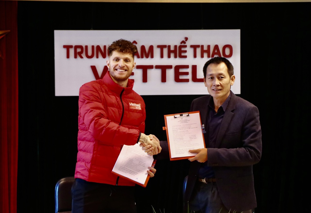 CHÍNH THỨC: Viettel FC ký hợp đồng với &quot;ngoại binh khủng&quot; của Hà Nội FC - Ảnh 3.