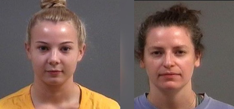 Quấy rối tình dục học sinh nam, 2 nữ HLV bóng chuyền bị bắt giữ - Ảnh 1.