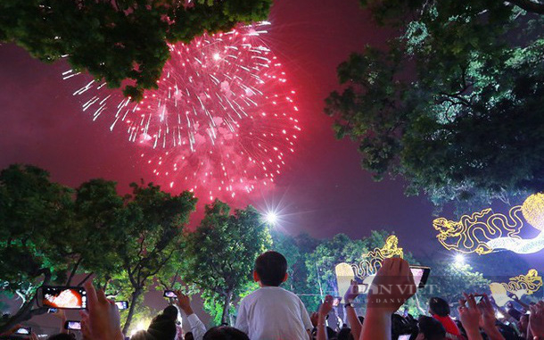 Hà Nội xem xét phương án bắn pháo hoa đêm giao thừa dịp Tết Nguyên đán 2022 - Ảnh 2.