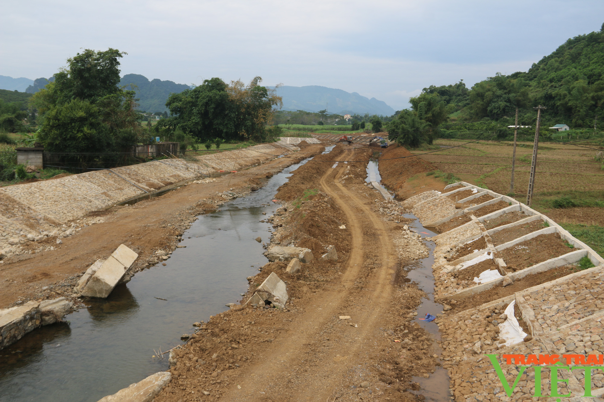 Cao Phong (Hoà Bình): Huy động sức dân xây dựng nông thôn mới - Ảnh 4.