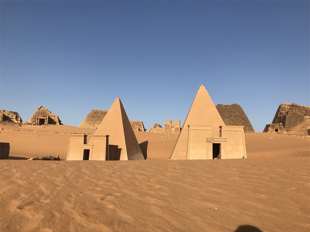 Quốc gia nhiều kim tự tháp nhất thế giới: Không phải Ai Cập - Ảnh 1.