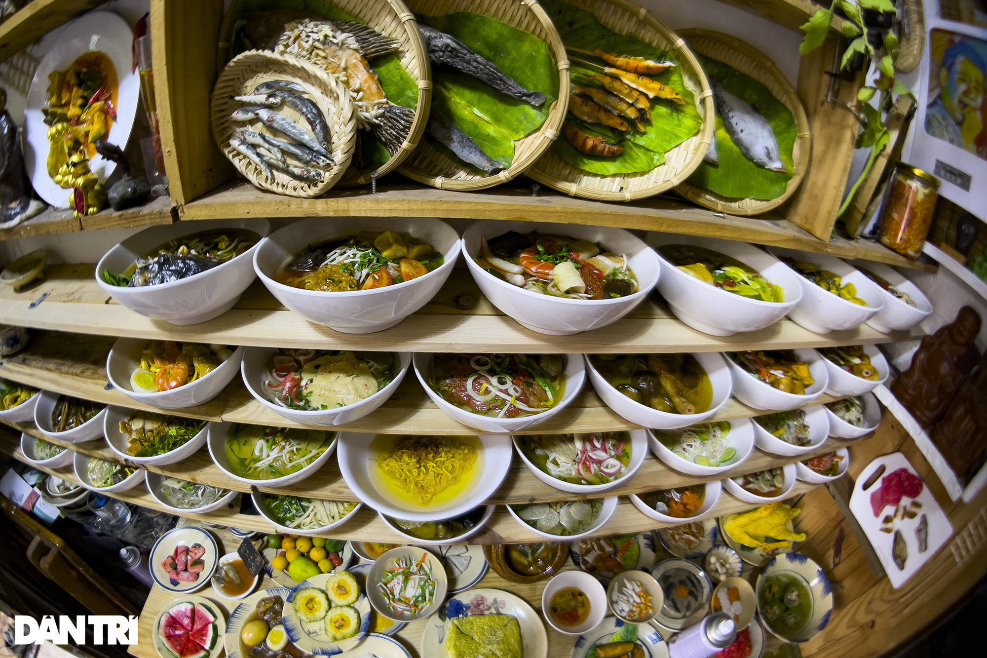 Độc đáo bộ sưu tập hơn 200 món ăn Việt được tạo hình từ đất sét - Ảnh 2.