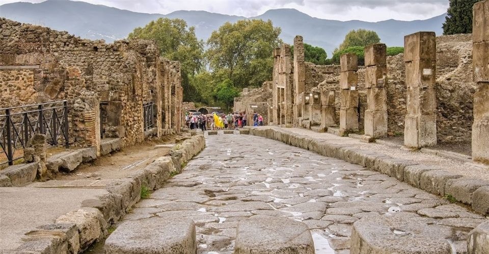 Những điều ít biết về Pompeii, thành phố bị phá hủy cách đây gần 2000 năm - Ảnh 1.