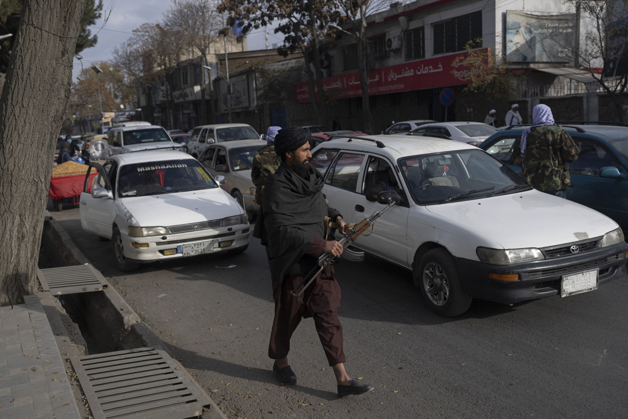 ISIS-K đẩy mạnh tấn công khủng bố ở Afghanistan, Pakistan, quyết hạ bệ Taliban - Ảnh 2.