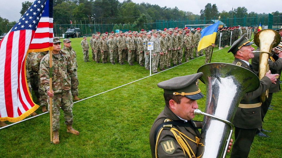 Biden tuyên bố về khả năng đưa lính Mỹ đến Ukraine để ngăn chặn Nga - Ảnh 1.