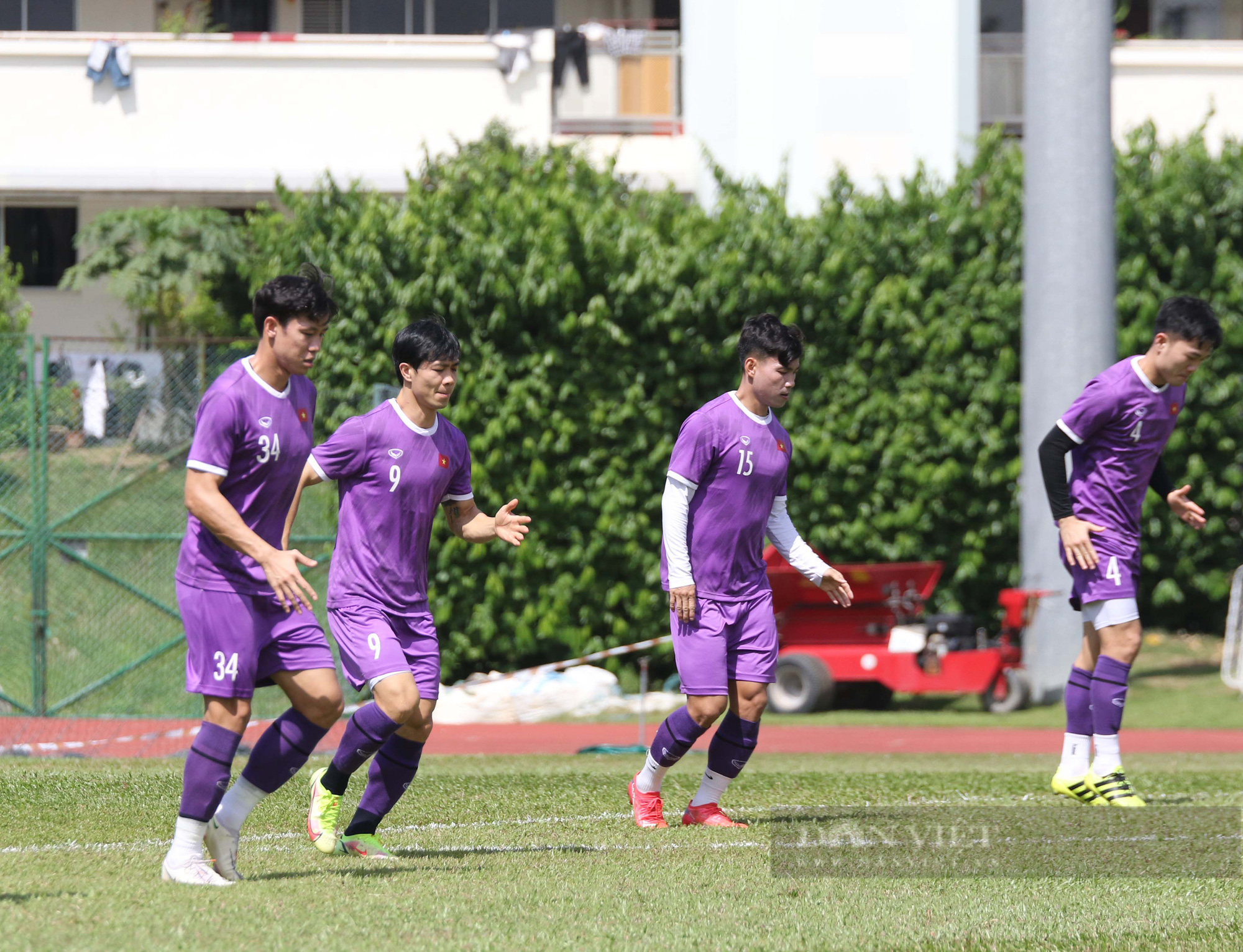 ĐT Việt Nam thi đấu nội bộ, chọn đội hình ra sân trước Malaysia - Ảnh 1.