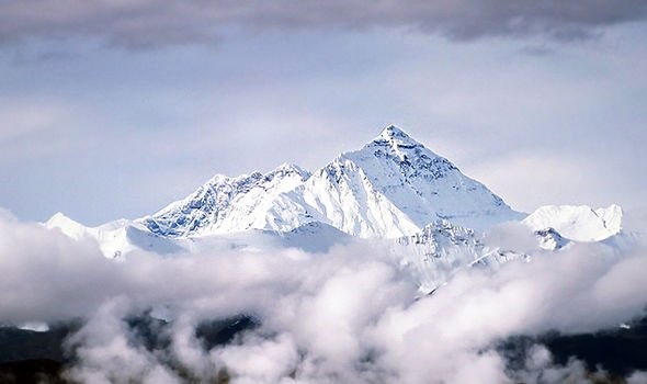 Hóa thạch biển được tìm thấy trên đỉnh Everest có thể là bằng chứng của Đại hồng thủy - Ảnh 3.