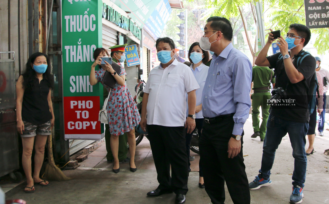 Chủ tịch Hà Nội yêu cầu không tụ tập quá 10 người ngoài phạm vi công sở, bệnh viện - Ảnh 1.