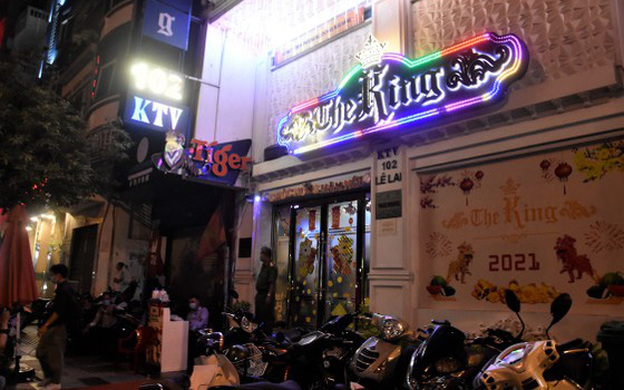 TP.HCM: Nhà hàng kinh doanh karaoke trá hình bị phạt 65 triệu đồng, rút giấy phép