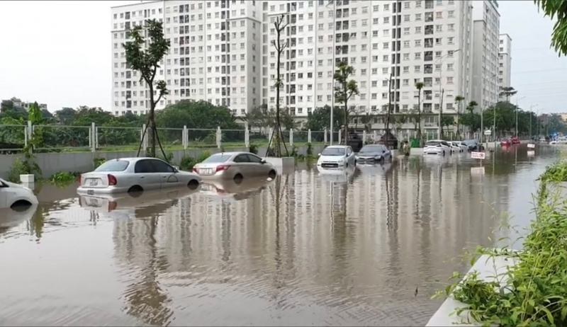 Xe ô tô bị ngập nước được bảo hiểm bồi thường ra sao? - Ảnh 2.