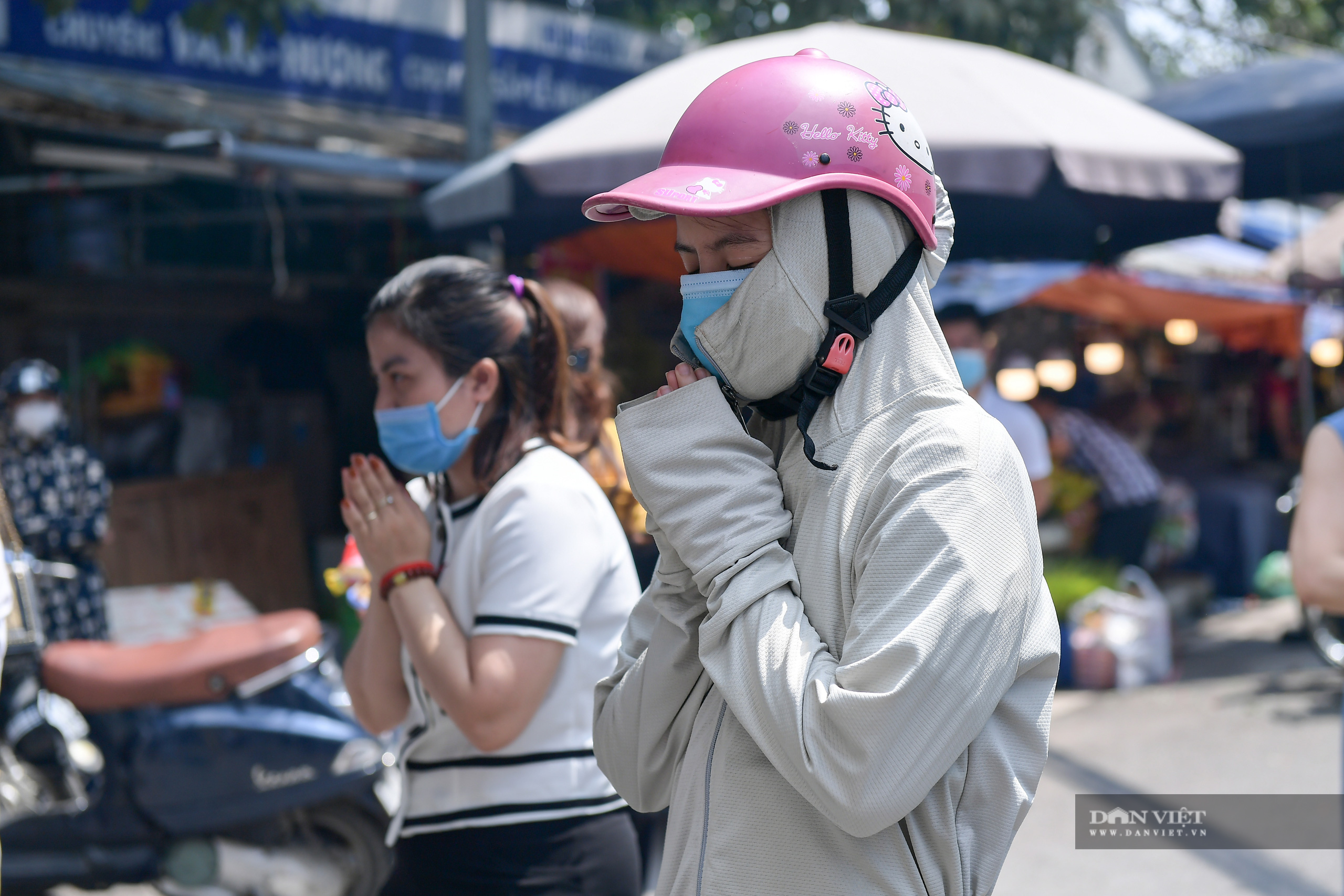 Hà Nội: Công an giải tán người dân đến phủ Tây Hồ vái vọng ngày mùng 1 âm lịch - Ảnh 3.