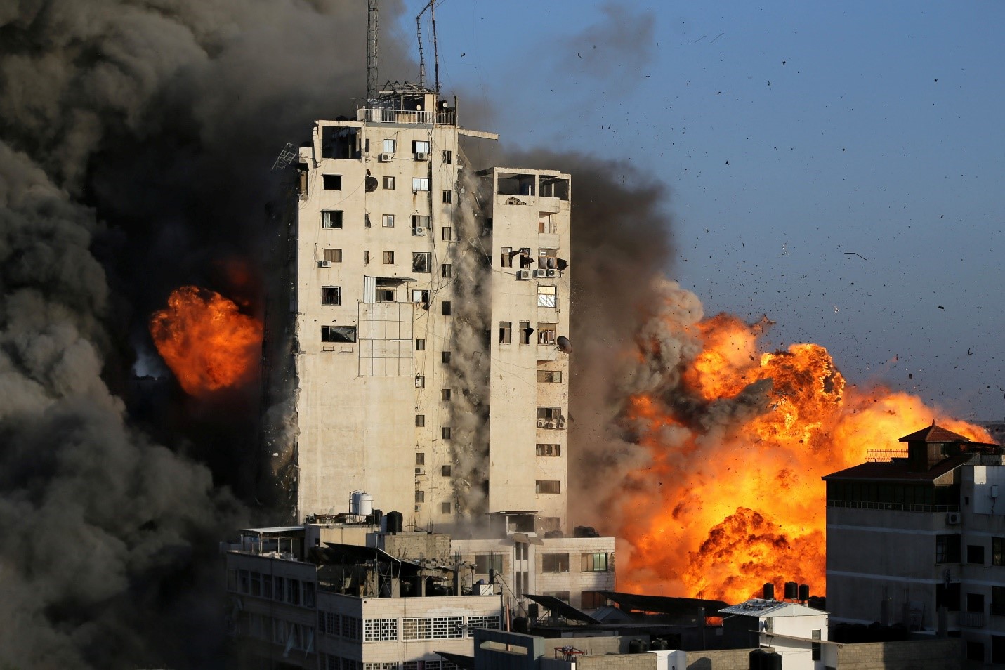 Hamas tấn công Israel với lời hứa sẽ đánh sập Gaza - Ảnh 1.