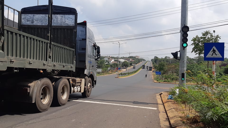 Kinh hoàng tai nạn giao thông trên đường tránh Tây TP.Buôn Ma Thuột, dân tính chuyện bán nhà đi nơi khác - Ảnh 3.