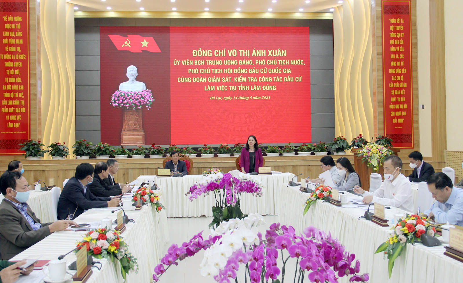 Phó Chủ tịch nước kiểm tra công tác bầu cử tại Lâm Đồng - Ảnh 1.