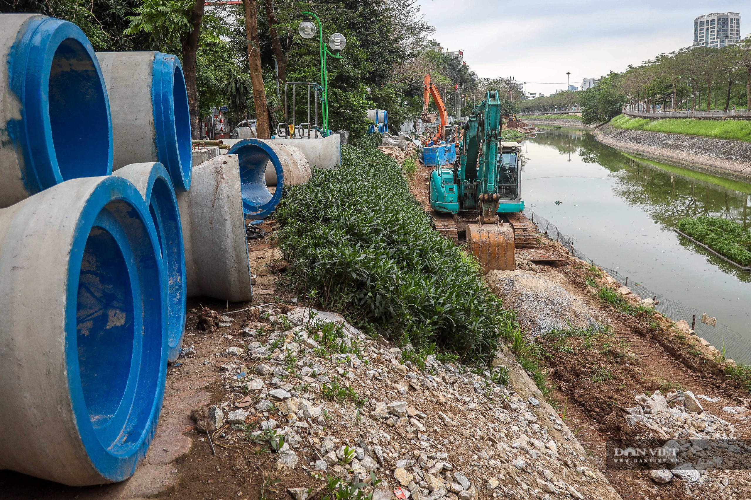 Cận cảnh lắp đặt đường ống gom nước thải giải cứu sông Tô Lịch - Ảnh 11.