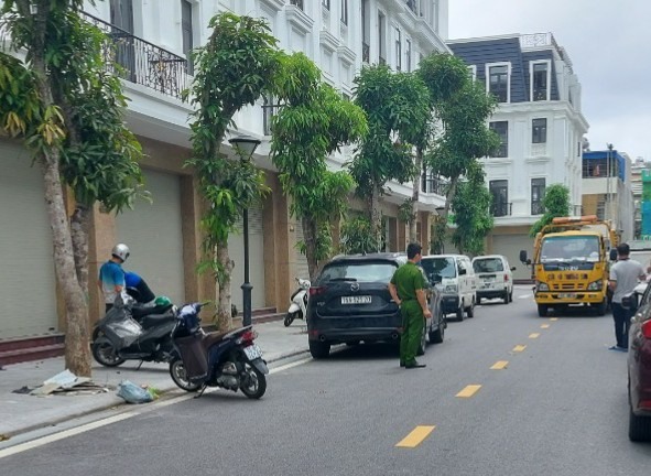 Nghi án ô tô truy đuổi, 2 thanh niên tử vong: Tạm giữ hình sự 5 đối tượng - Ảnh 2.