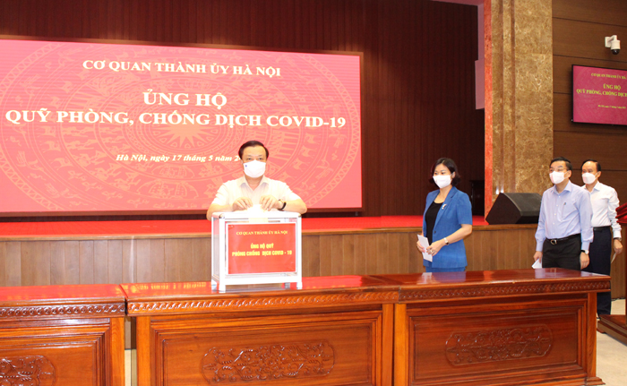 Thành ủy Hà Nội quyên góp gần 150 triệu đồng ủng hộ Quỹ phòng, chống dịch Covid-19 - Ảnh 1.