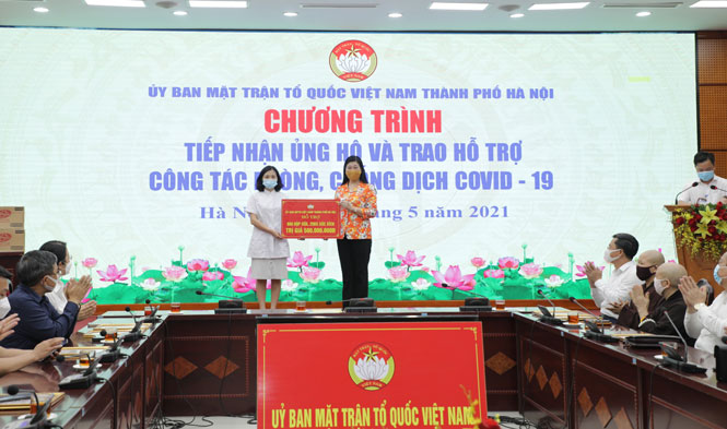 Hà Nội tiếp nhận 11,370 tỷ đồng ủng hộ công tác phòng, chống dịch Covid-19 - Ảnh 2.