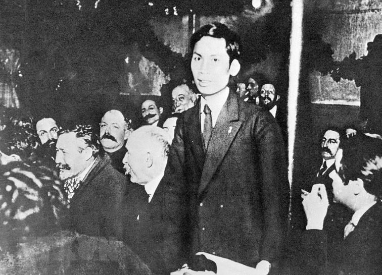 Những hình ảnh đáng nhớ về quãng đường hoạt đông cách mạng của Chủ tịch Hồ Chí Minh - Ảnh 2.