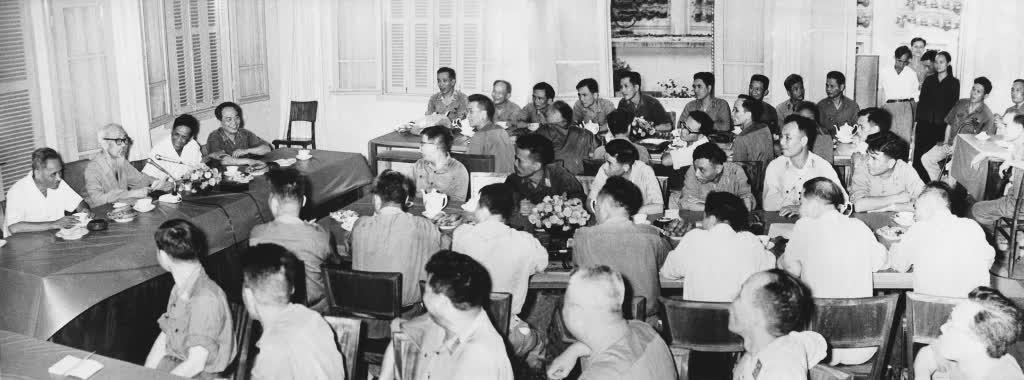 Những hình ảnh đáng nhớ về quãng đường hoạt đông cách mạng của Chủ tịch Hồ Chí Minh - Ảnh 20.