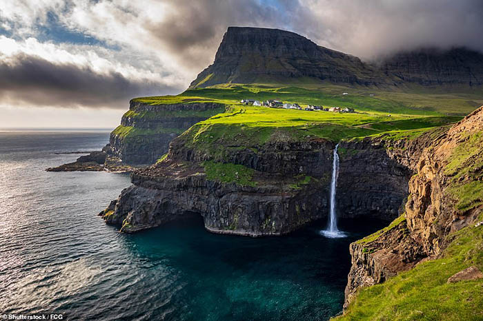 Khám phá quần đảo Faroe - “bí mật du lịch” được giữ kín nhất châu Âu - Ảnh 2.