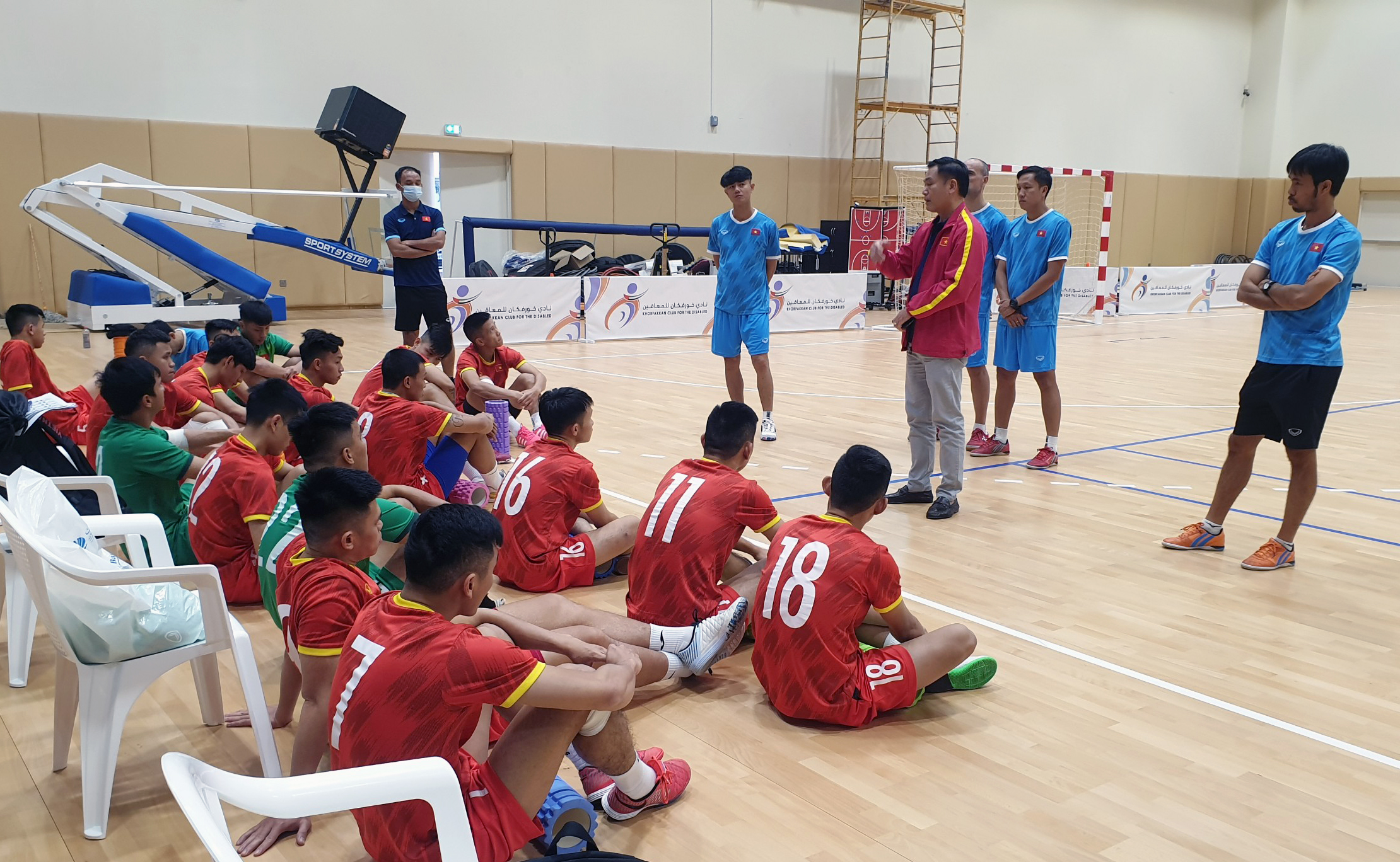 ĐT futsal Việt Nam miệt mài &quot;luyện công&quot; giành vé dự World Cup - Ảnh 4.