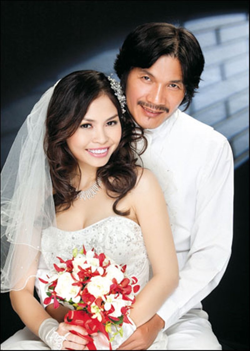 Cuộc sống hôn nhân gần một thập kỷ của NSƯT Công Ninh và vợ kém 21 tuổi - Ảnh 2.