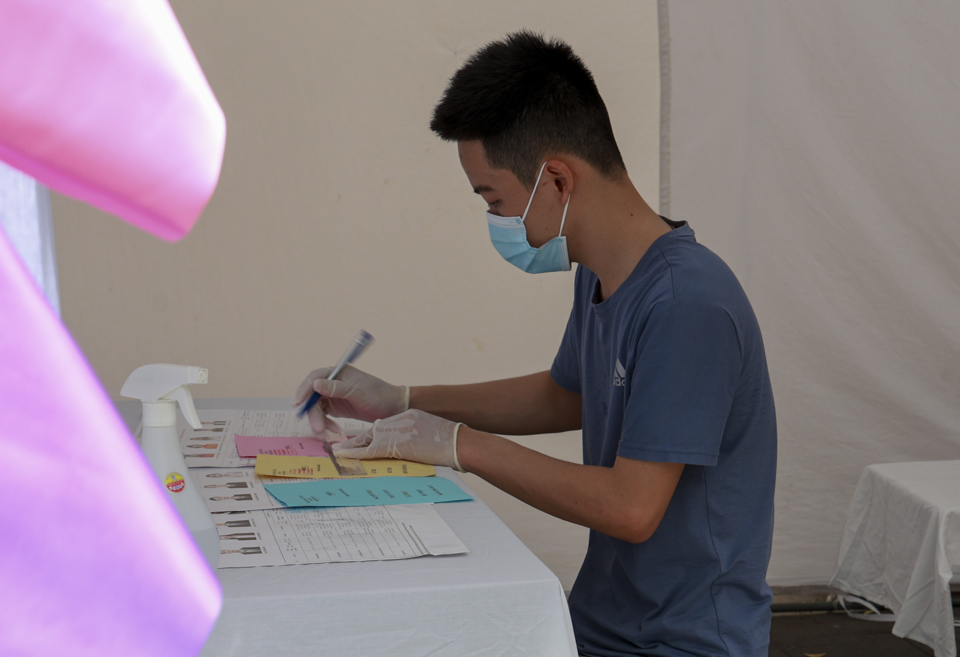 Quận Hoàn Kiếm diễn tập phương án phòng chống dịch COVID-19 phục vụ bầu cử - Ảnh 10.