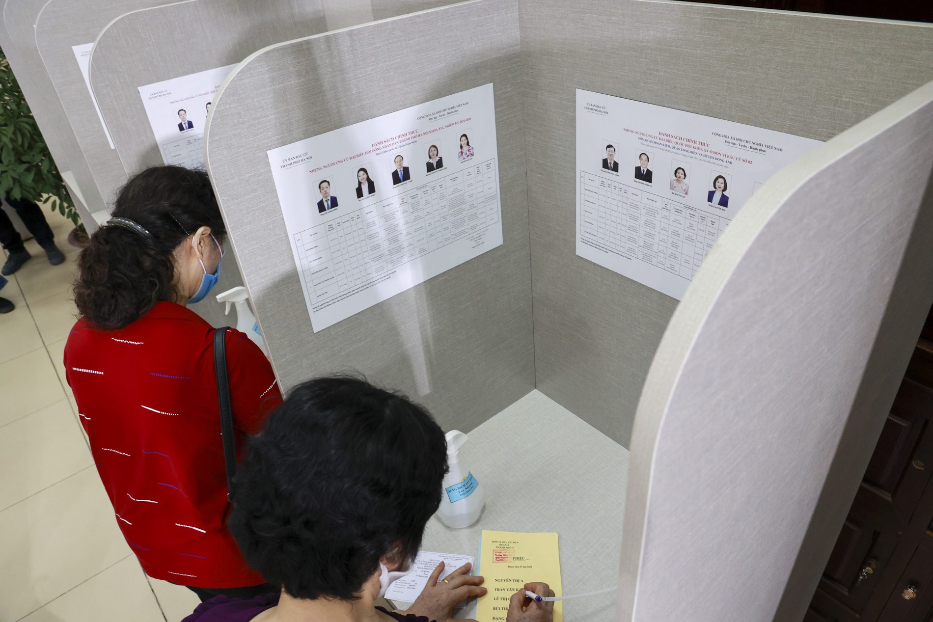 Quận Hoàn Kiếm diễn tập phương án phòng chống dịch COVID-19 phục vụ bầu cử - Ảnh 5.